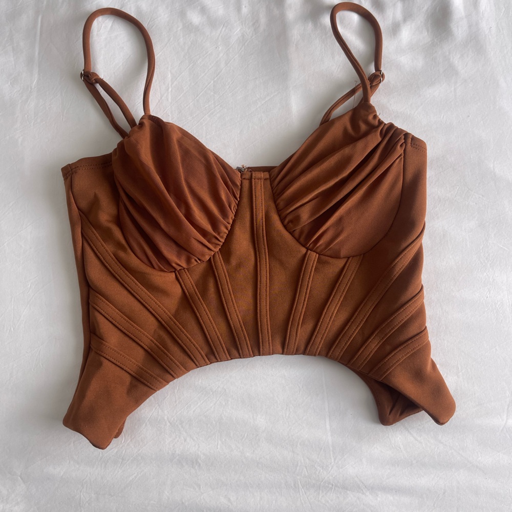 Privy top. Rusty Brown color.
